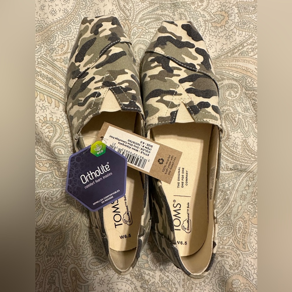 NWT TOMS Alpargatas